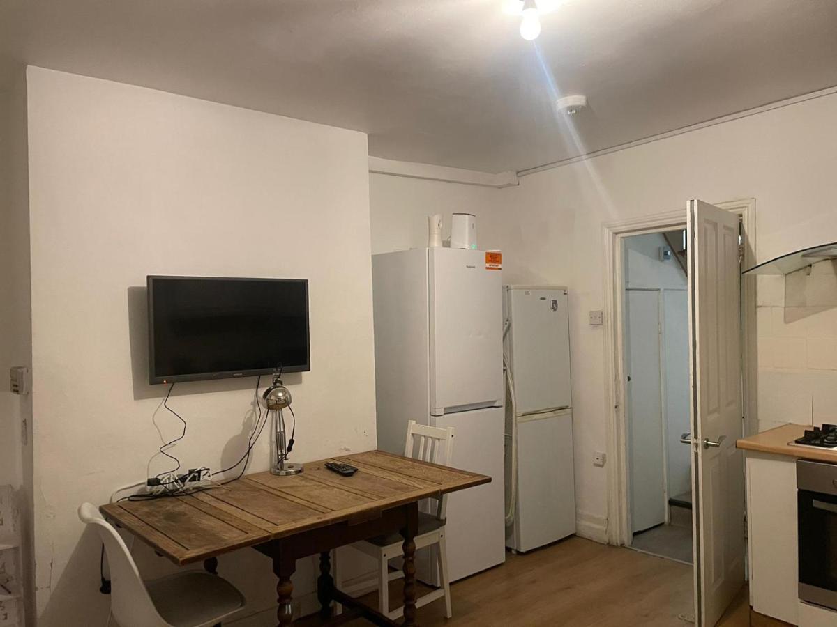 Balham, South London Spacious Guest House 5, 6 Rooms Available Luaran gambar