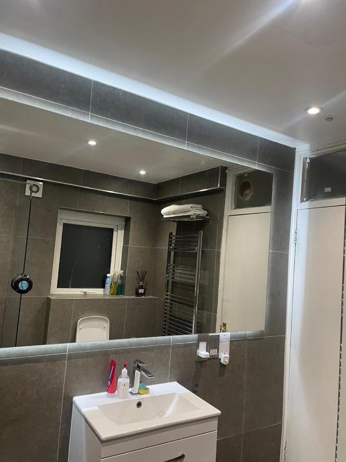 Balham, South London Spacious Guest House 5, 6 Rooms Available Luaran gambar